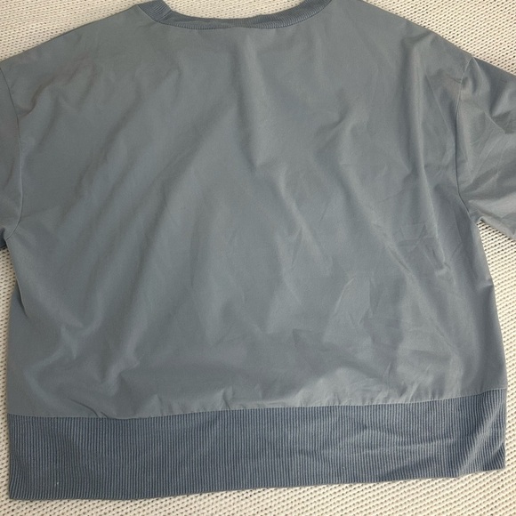 Athleta Ice Blue Zephyr Crop Tee Size M - Picture 11 of 13